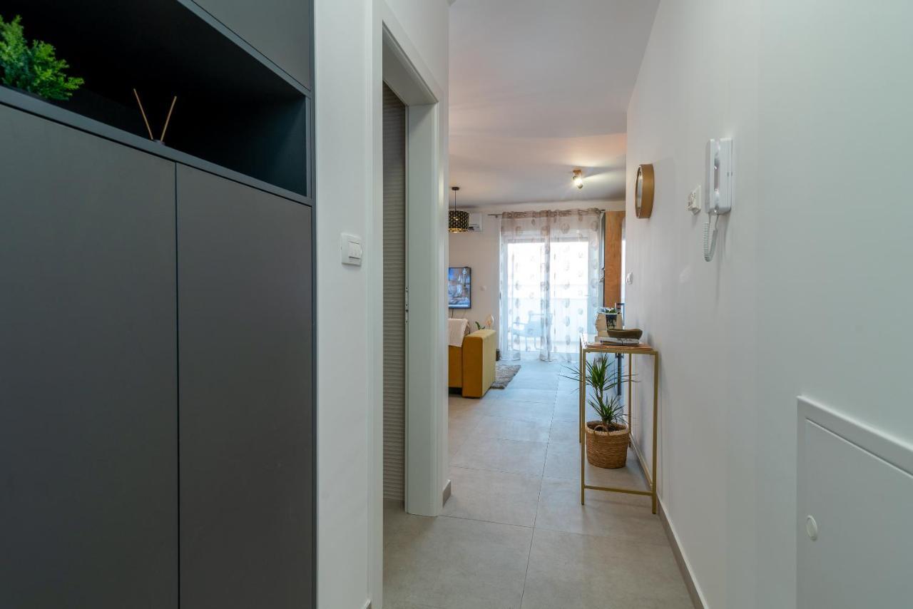 Kamarin Apartment Trogir Exterior photo